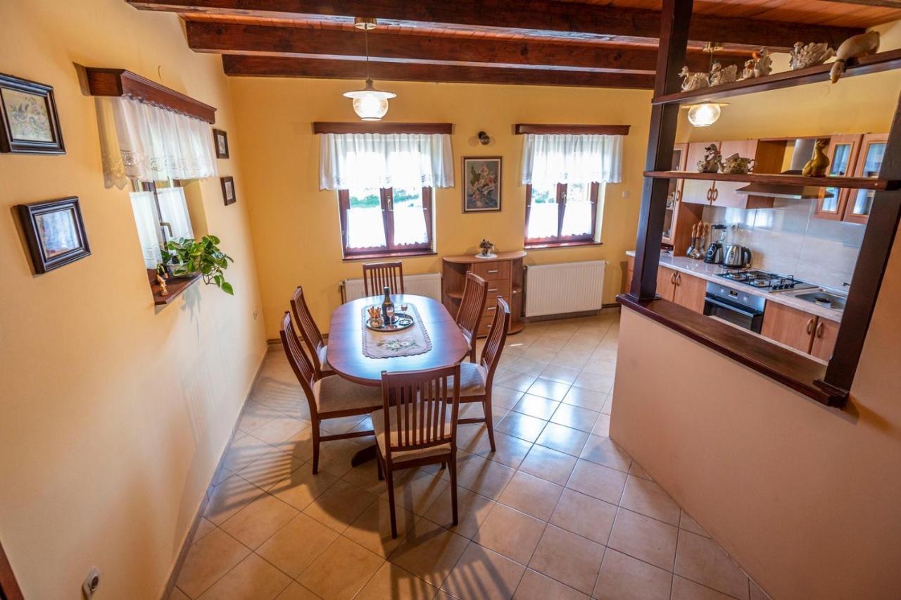 Holiday Home Mare Near River 卡尔洛瓦茨 外观 照片